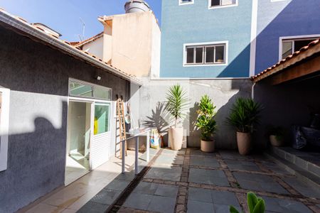 Casa à venda com 240m², 3 quartos e 3 vagas Casa à venda com 240m², 3 quartos e 3 vagasQuintal