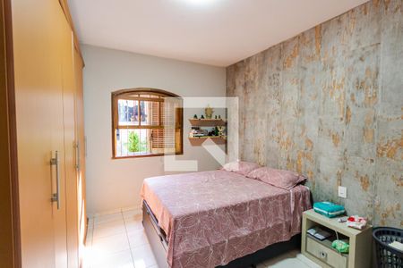 Casa à venda com 240m², 3 quartos e 3 vagas Casa à venda com 240m², 3 quartos e 3 vagasQuarto 3