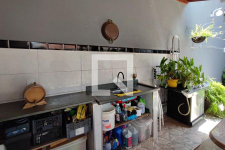 Casa à venda com 251m², 3 quartos e 3 vagasQuintal