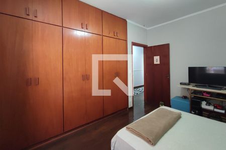 Casa à venda com 251m², 3 quartos e 3 vagasQuarto 2