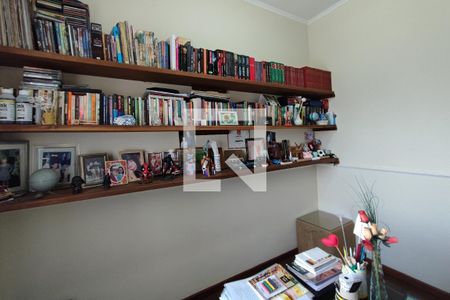 Casa à venda com 251m², 3 quartos e 3 vagasQuarto 4 - Escritório