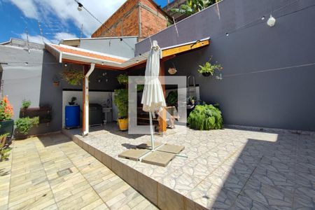 Casa à venda com 251m², 3 quartos e 3 vagasQuintal