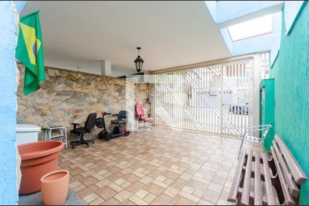 Casa à venda com 225m², 4 quartos e 2 vagas Casa à venda com 225m², 4 quartos e 2 vagasGaragem