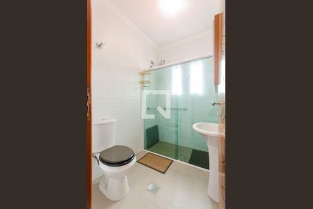 Casa à venda com 225m², 4 quartos e 2 vagas Casa à venda com 225m², 4 quartos e 2 vagasBanheiro 1