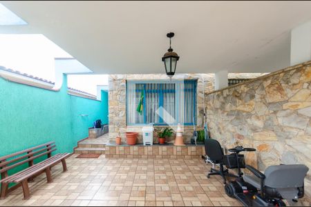 Casa à venda com 225m², 4 quartos e 2 vagas Casa à venda com 225m², 4 quartos e 2 vagasGaragem