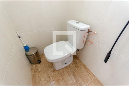 Casa à venda com 225m², 4 quartos e 2 vagas Casa à venda com 225m², 4 quartos e 2 vagasBanheiro 2