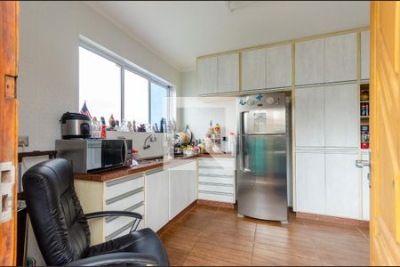 Casa à venda com 225m², 4 quartos e 2 vagas Casa à venda com 225m², 4 quartos e 2 vagasCozinha