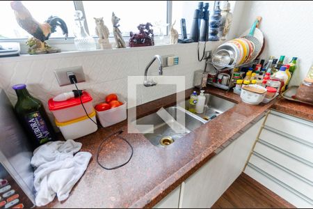 Casa à venda com 225m², 4 quartos e 2 vagas Casa à venda com 225m², 4 quartos e 2 vagasCozinha