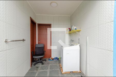 Casa à venda com 225m², 4 quartos e 2 vagas Casa à venda com 225m², 4 quartos e 2 vagasÁrea de Serviço