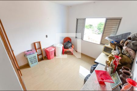 Casa à venda com 225m², 4 quartos e 2 vagas Casa à venda com 225m², 4 quartos e 2 vagasQuarto 1