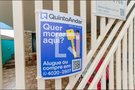 Casa à venda com 225m², 4 quartos e 2 vagas Casa à venda com 225m², 4 quartos e 2 vagasFachada