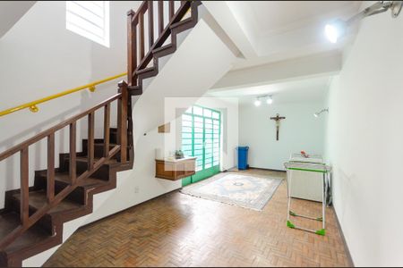 Casa à venda com 225m², 4 quartos e 2 vagas Casa à venda com 225m², 4 quartos e 2 vagasSalão de festas