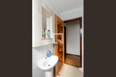 Casa à venda com 225m², 4 quartos e 2 vagas Casa à venda com 225m², 4 quartos e 2 vagasLavabo