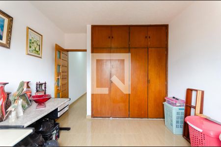 Casa à venda com 225m², 4 quartos e 2 vagas Casa à venda com 225m², 4 quartos e 2 vagasQuarto 1