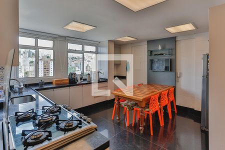 Apartamento à venda com 204m², 3 quartos e 3 vagasCozinha