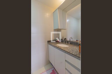 Apartamento à venda com 75m², 2 quartos e 1 vaga Apartamento à venda com 75m², 2 quartos e 1 vagaBanheiro da Suíte