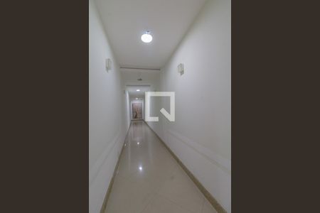 Apartamento à venda com 75m², 2 quartos e 1 vaga Apartamento à venda com 75m², 2 quartos e 1 vagaHall