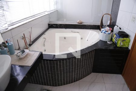 Casa à venda com 250m², 3 quartos e 2 vagasBanheiro da Suíte 3