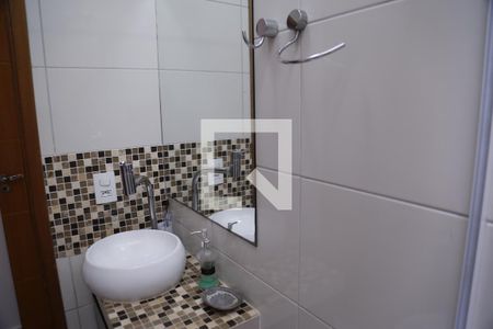 Casa à venda com 250m², 3 quartos e 2 vagasBanheiro da Suíte 2