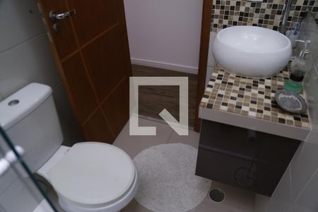 Casa à venda com 250m², 3 quartos e 2 vagasBanheiro da Suíte 2