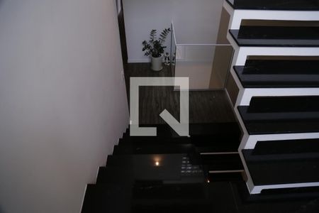 Casa à venda com 250m², 3 quartos e 2 vagasEscada