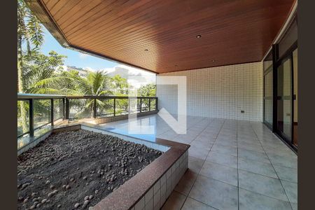 Varanda de apartamento para alugar com 4 quartos, 190m² em Barra da Tijuca, Rio de Janeiro