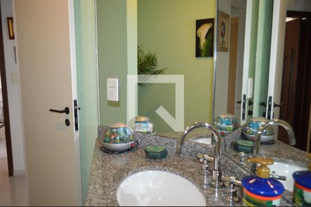 Apartamento à venda com 79m², 2 quartos e 1 vagaBanheiro - Lavabo