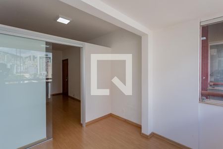 Sala de apartamento para alugar com 3 quartos, 95m² em Carmo, Belo Horizonte