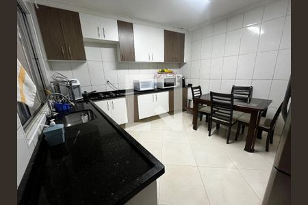 Casa à venda com 125m², 3 quartos e 1 vaga Casa à venda com 125m², 3 quartos e 1 vagaCozinha