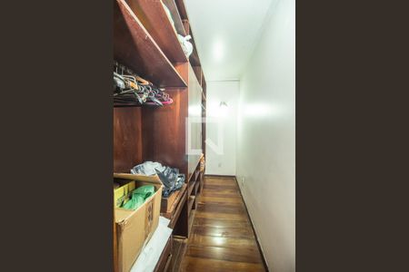 Casa à venda com 347m², 4 quartos e 2 vagasSuite