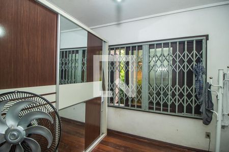 Casa à venda com 347m², 4 quartos e 2 vagasQuarto