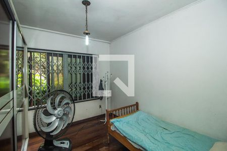 Casa à venda com 347m², 4 quartos e 2 vagasQuarto