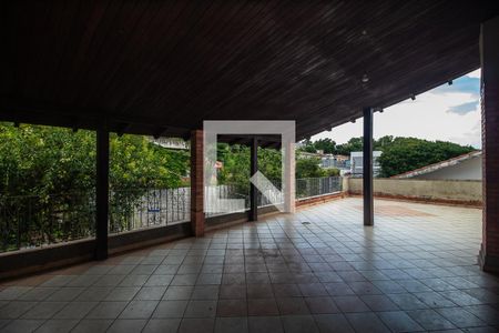 Casa à venda com 347m², 4 quartos e 2 vagasVaranda