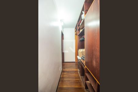 Casa à venda com 347m², 4 quartos e 2 vagasSuite