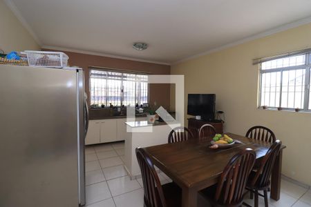 Casa à venda com 176m², 3 quartos e 2 vagasCozinha