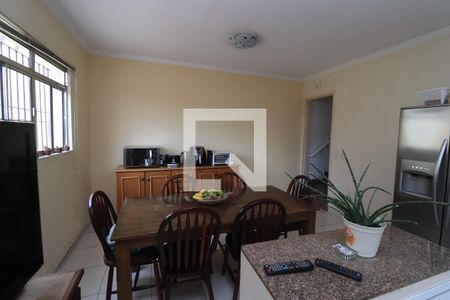 Casa à venda com 176m², 3 quartos e 2 vagasCozinha