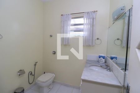 Casa à venda com 176m², 3 quartos e 2 vagasBanheiro