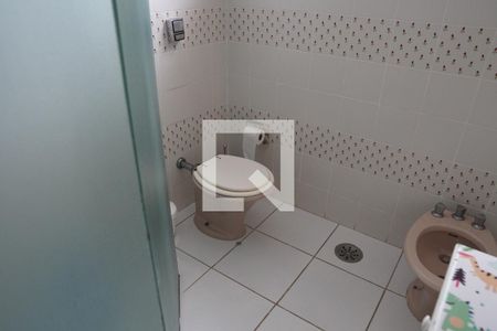 Casa à venda com 572m², 6 quartos e 4 vagasBanheiro da Suíte 3