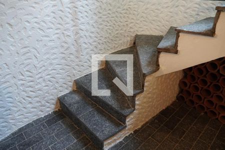 Casa à venda com 572m², 6 quartos e 4 vagasAdega