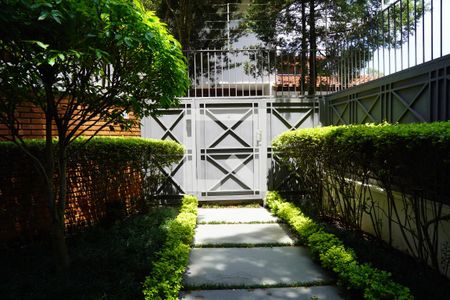 Casa à venda com 572m², 6 quartos e 4 vagasFachada