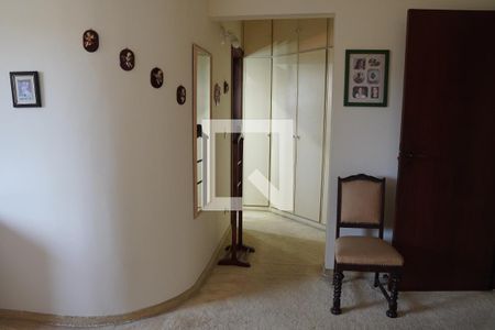 Casa à venda com 572m², 6 quartos e 4 vagasQuarto 1