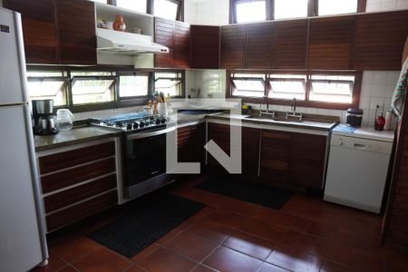 Casa à venda com 572m², 6 quartos e 4 vagasCozinha