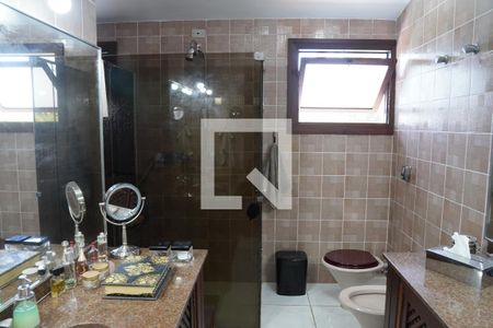 Casa à venda com 572m², 6 quartos e 4 vagasBanheiro da Suíte 1