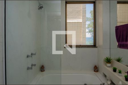 Apartamento à venda com 230m², 3 quartos e 2 vagasBanheiro