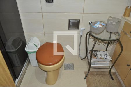 Casa à venda com 350m², 3 quartos e 4 vagasBanheiro  2°Andar