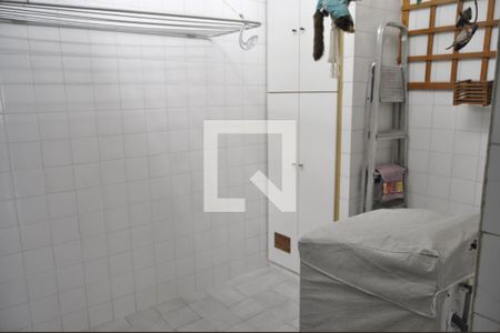 Casa à venda com 350m², 3 quartos e 4 vagasÁrea de serviço casa 2