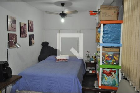 Casa à venda com 350m², 3 quartos e 4 vagasQuarto - Anexo