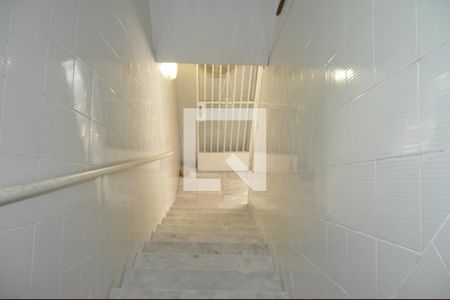 Casa à venda com 350m², 3 quartos e 4 vagasEscada