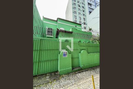 Casa à venda com 368m², 4 quartos e 2 vagasFachada