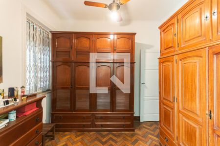 Casa à venda com 368m², 4 quartos e 2 vagasSuíte (segundo andar)